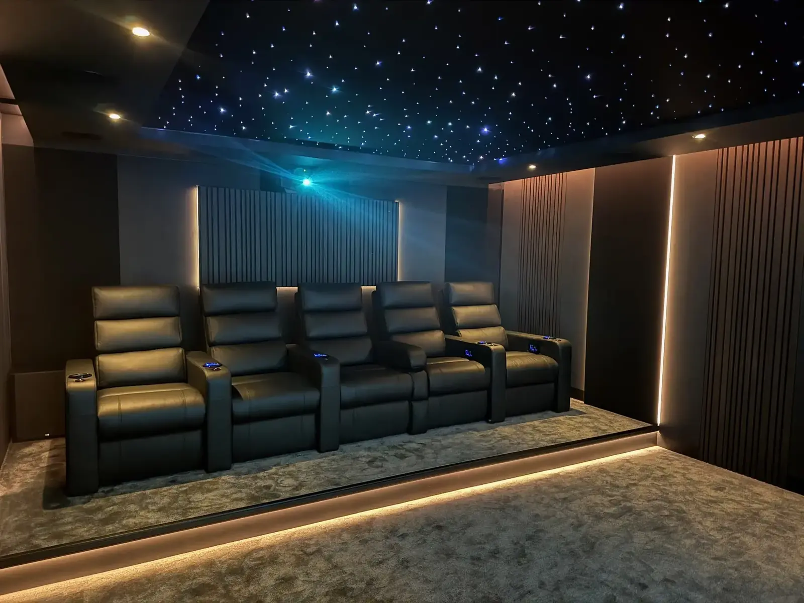 Dedicated room, starry ceiling, two rows of seats